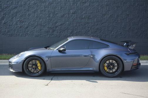 Paint to Sample: Yachtingbluemetallic 2026 Porsche 911