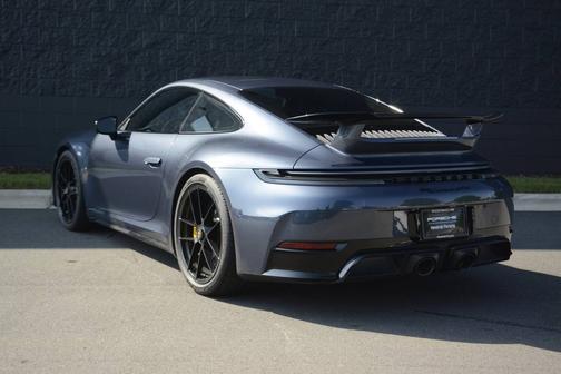 Paint to Sample: Yachtingbluemetallic 2026 Porsche 911
