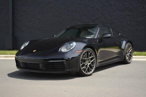 Jet Black Metallic 2021 Porsche 911