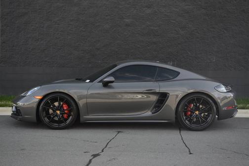 2023 Porsche 718 Cayman 