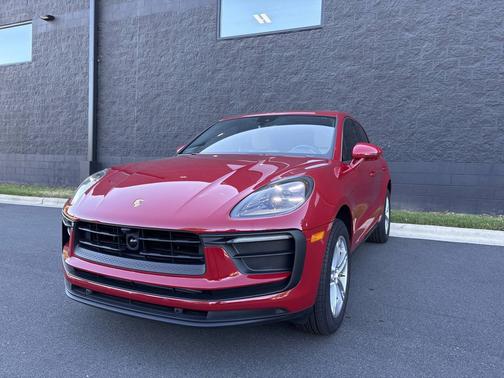 2025 Porsche Macan 
