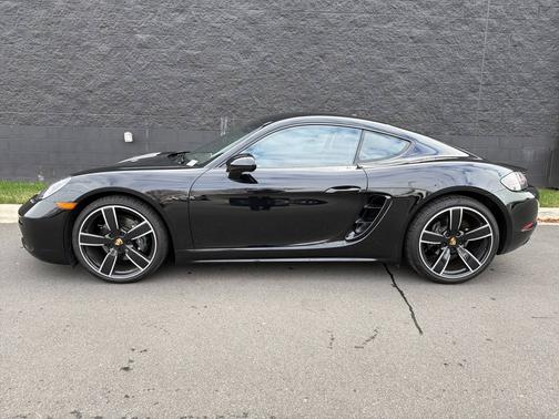 2025 Porsche 718 Cayman 