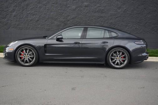 2023 Porsche Panamera 