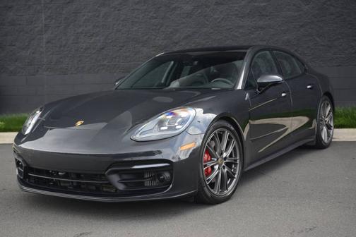 2023 Porsche Panamera 