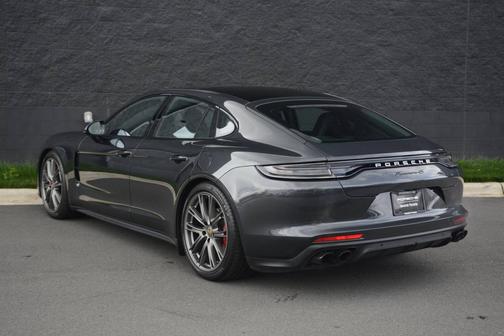 2023 Porsche Panamera 
