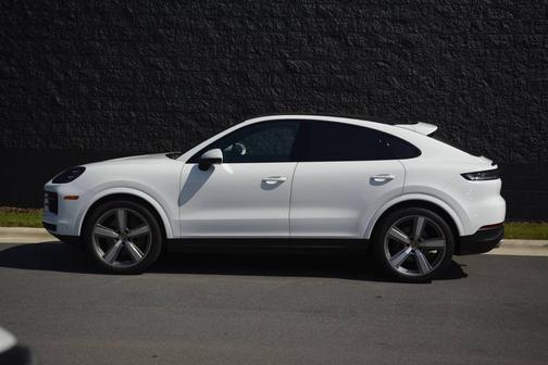 White 2024 Porsche Cayenne