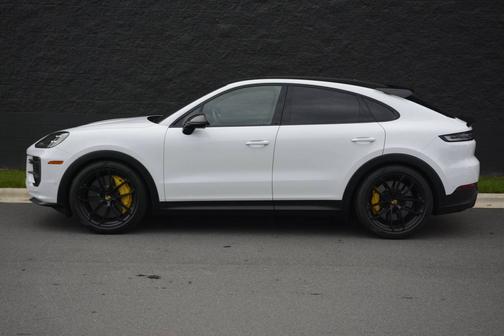 Carrara White Metallic 2024 Porsche Cayenne