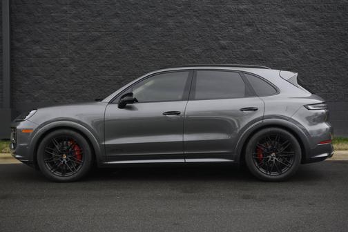 2025 Porsche Cayenne 