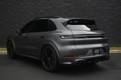 2025 Porsche Cayenne 