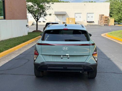 2025 Hyundai KONA SEL