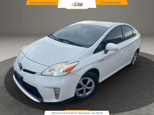 White 2015 Toyota Prius Two
