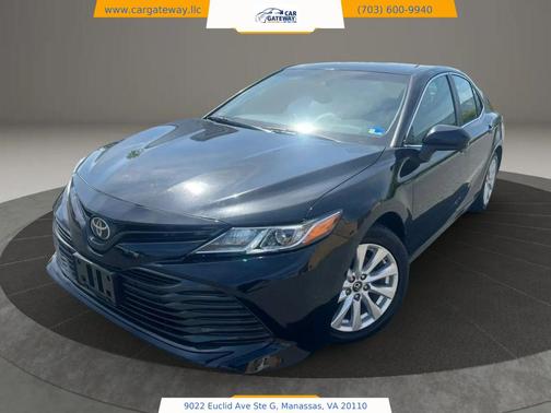 Midnight Black Metallic 2018 Toyota Camry LE
