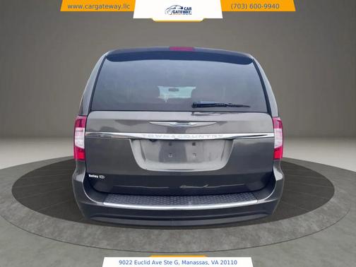 2016 Chrysler Town & Country Touring