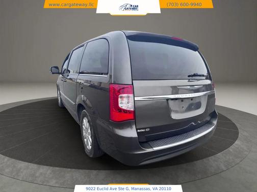 2016 Chrysler Town & Country Touring