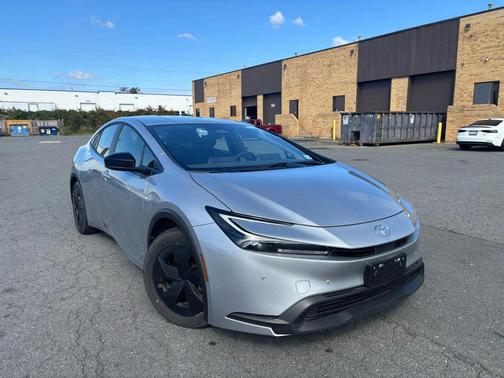 2025 Toyota Prius LE