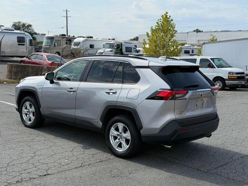 2021 Toyota RAV4 Hybrid XLE