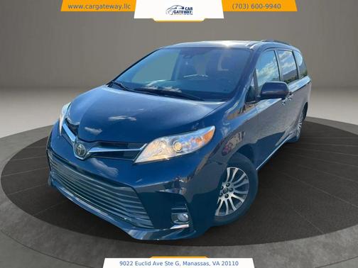 Parisian Night Pearl 2018 Toyota Sienna XLE