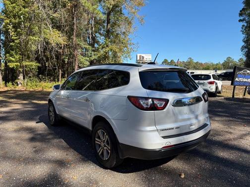 2017 Chevrolet Traverse 2LT