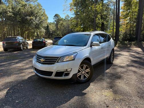 2017 Chevrolet Traverse 2LT