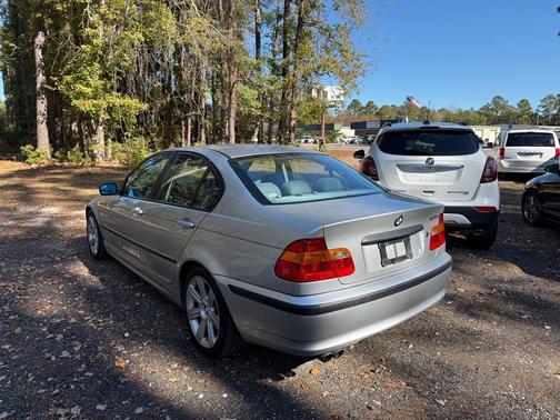 2003 BMW 325 325i Sedan