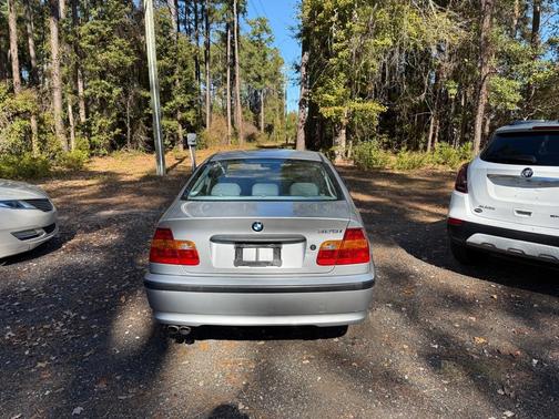2003 BMW 325 325i Sedan