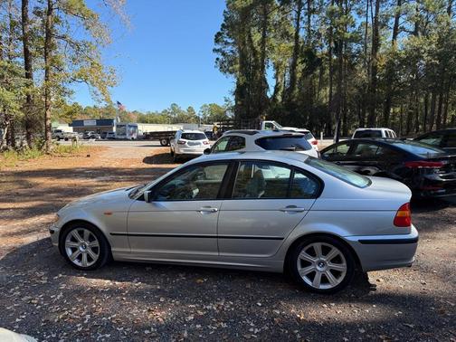 2003 BMW 325 325i Sedan