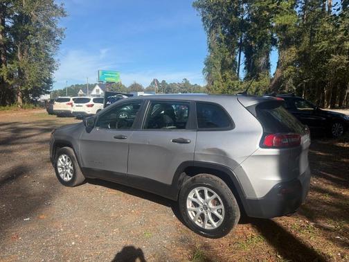 2014 Jeep Cherokee Sport