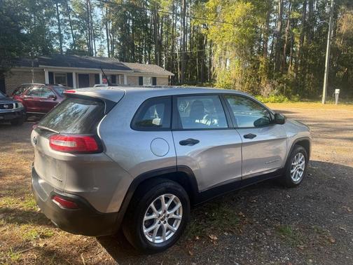2014 Jeep Cherokee Sport