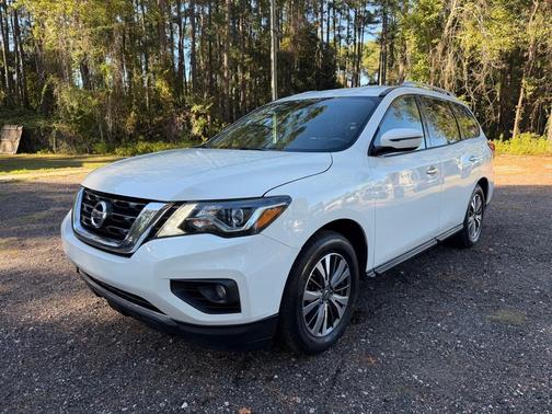 2017 Nissan Pathfinder SV