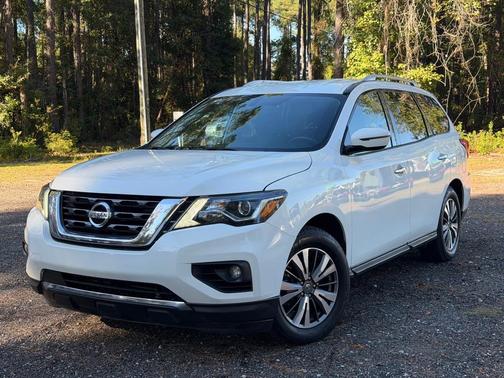 2017 Nissan Pathfinder SV