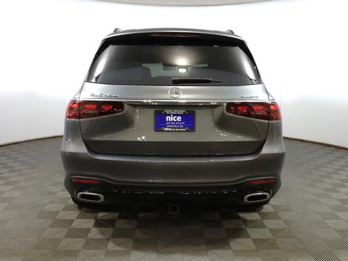 2025 Mercedes-Benz GLS 450 