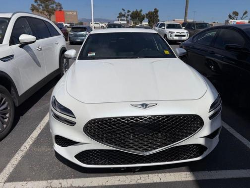 Uyuni White 2022 Genesis G70 2.0T