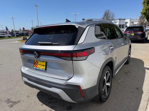 Silver Metallic 2026 Volkswagen Tiguan 2.0T SE