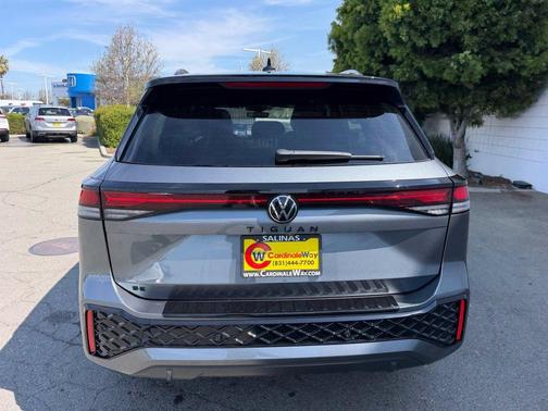 Platinum 2026 Volkswagen Tiguan 2.0T SE R-Line Black