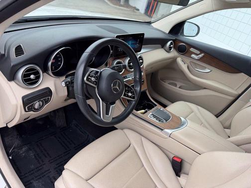 White 2022 Mercedes-Benz GLC 300 Base