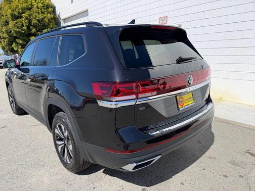 Black 2026 Volkswagen Atlas 2.0T SE