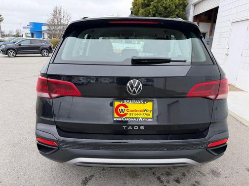 Deep Black Pearl Effect 2024 Volkswagen Taos 1.5T S