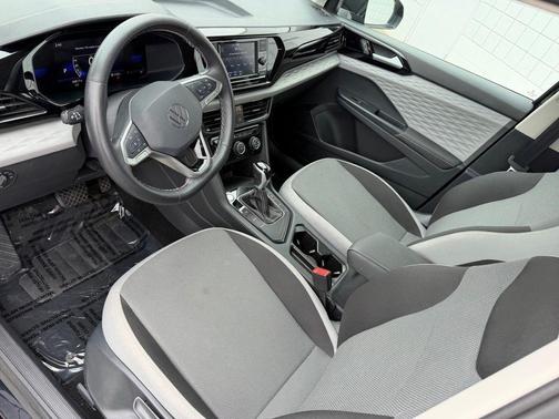 Deep Black Pearl Effect 2024 Volkswagen Taos 1.5T S