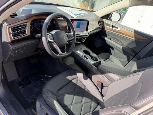 Mist 2026 Volkswagen Atlas 2.0T SE