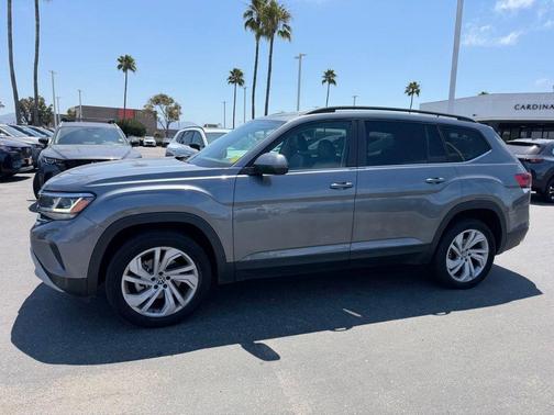 Platinum Gray Metallic 2022 Volkswagen Atlas 3.6L SE w/Technology