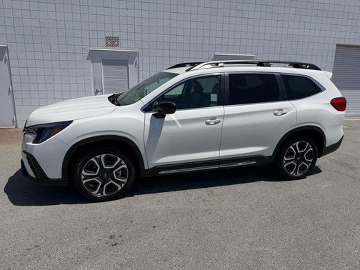 Crystal White Pearl 2024 Subaru Ascent Limited