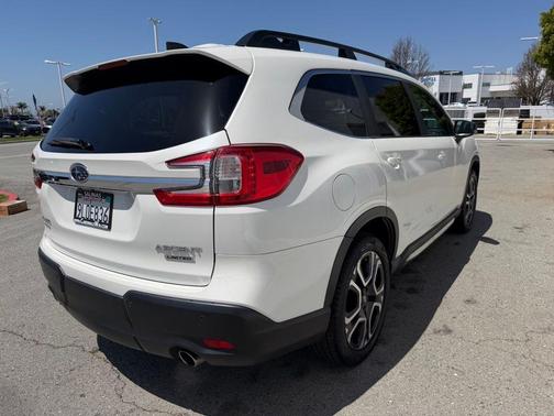 Crystal White Pearl 2024 Subaru Ascent Limited