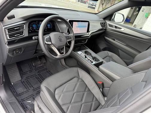 2025 Volkswagen Atlas Cross Sport 2.0T SE