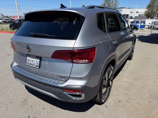 Pyrite Silver Metallic 2024 Volkswagen Taos 1.5T SEL