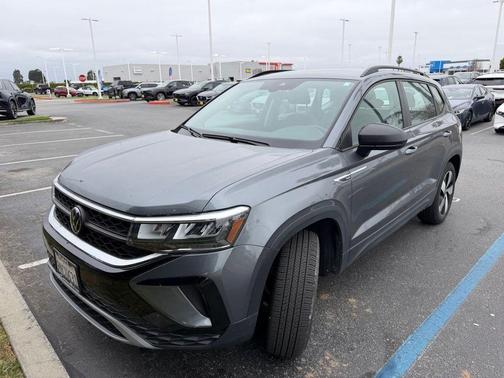 Platinum Gray Metallic 2024 Volkswagen Taos 1.5T S