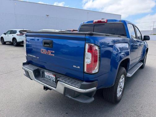 Marine Blue Metallic 2019 GMC Canyon SLE