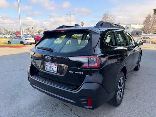 Crystal Black Silica 2022 Subaru Outback