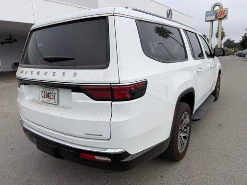 Bright White Clearcoat 2024 Jeep Wagoneer L Series II