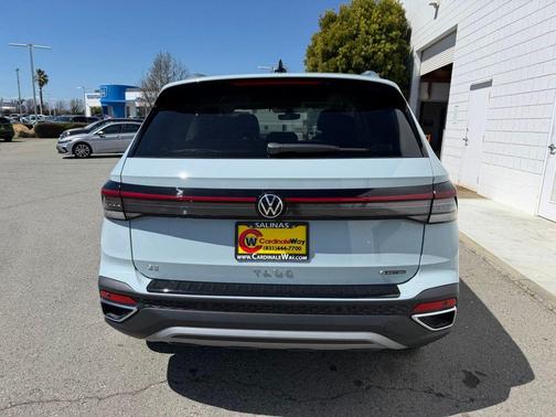 Monument Gray 2026 Volkswagen Taos 1.5T SE
