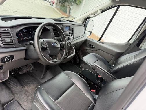 Oxford White 2023 Ford Transit-250 Base